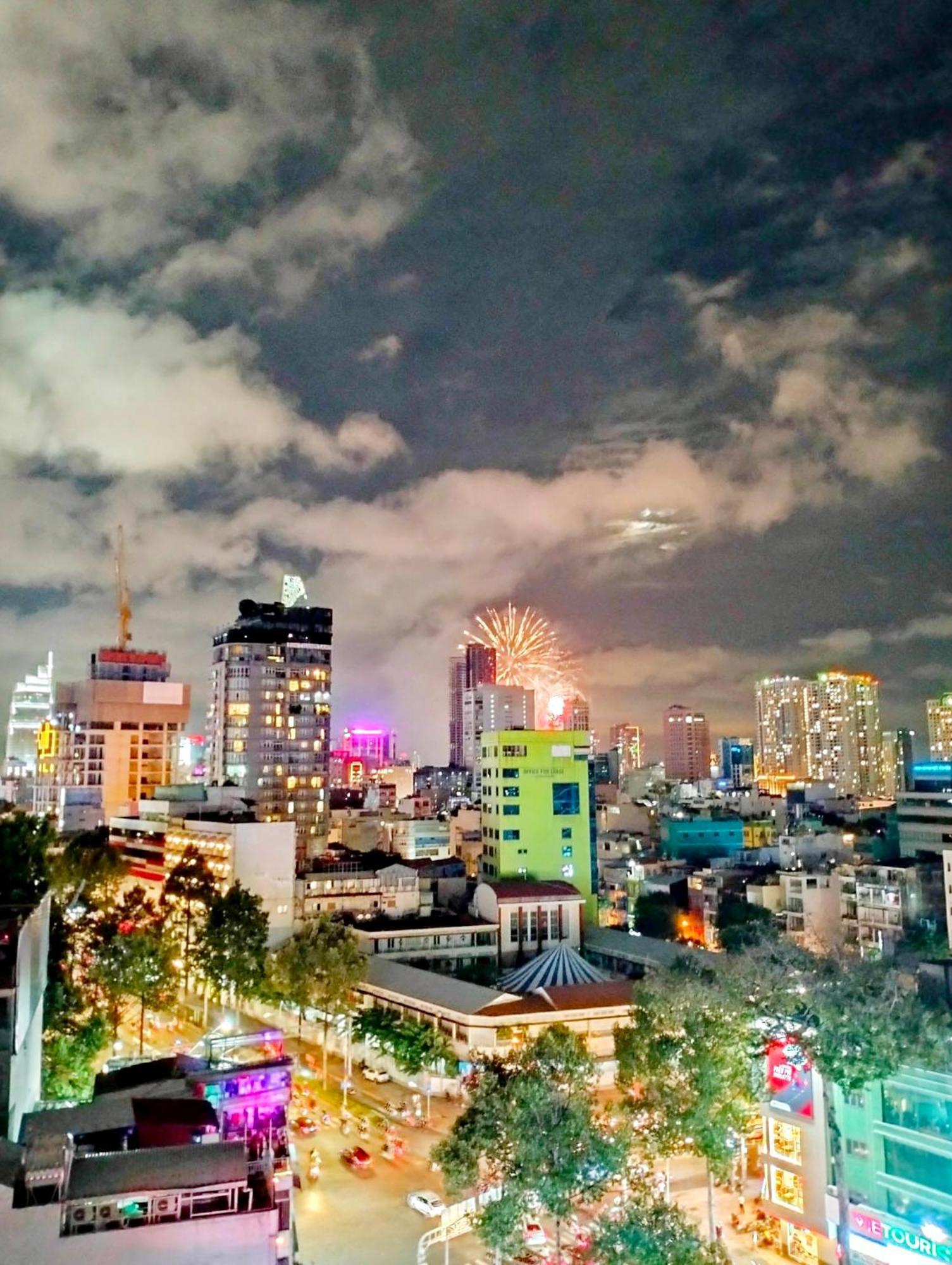 ホテル Gemini Saigon Luxury ホーチミン市 エクステリア 写真